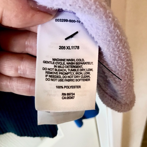 Columbia Zip-up. Vest with free rib knit shirt. - Picture 7 of 7